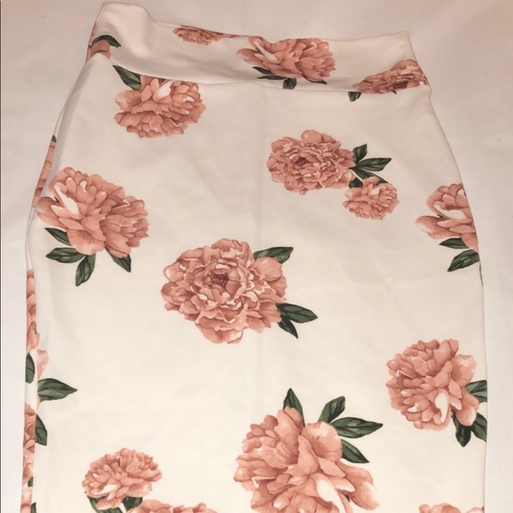 Silhouette NYC white floral skirt - Picture 1 of 3